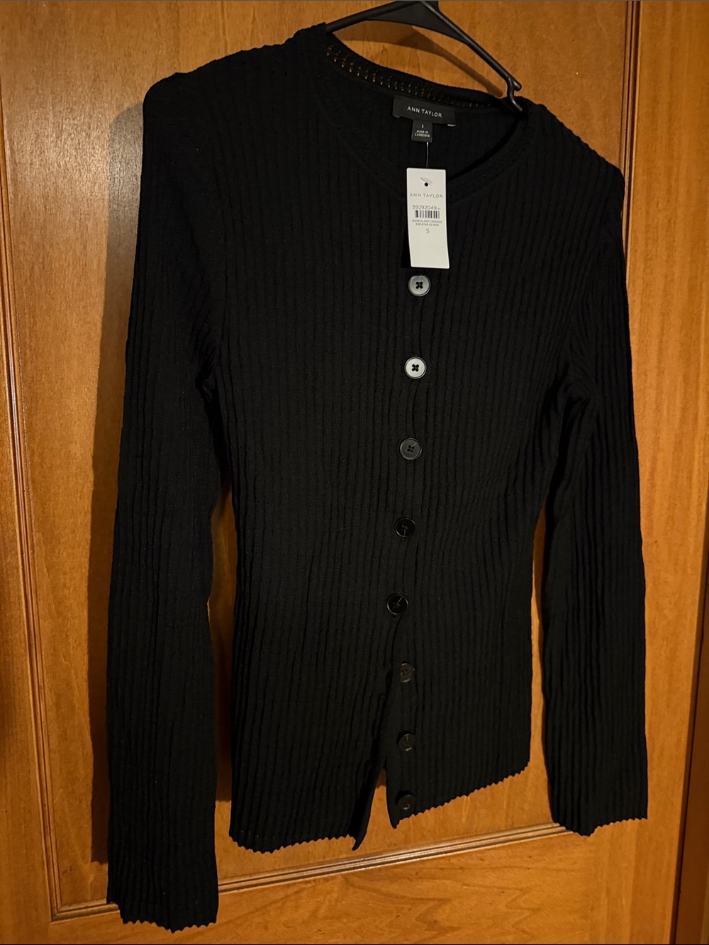 Ann Taylor Black Ribbed Button-Front Cardigan - small